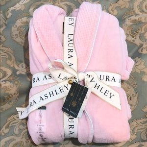 NWT Women’s Laura Ashley Plush Robe
